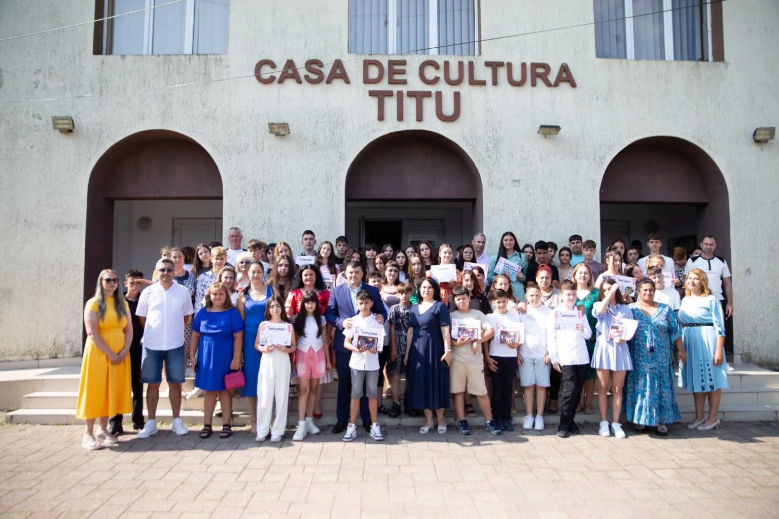 Primarul Laurențiu Costache a participat la festivitățile de sfârșit de an școlar din Titu