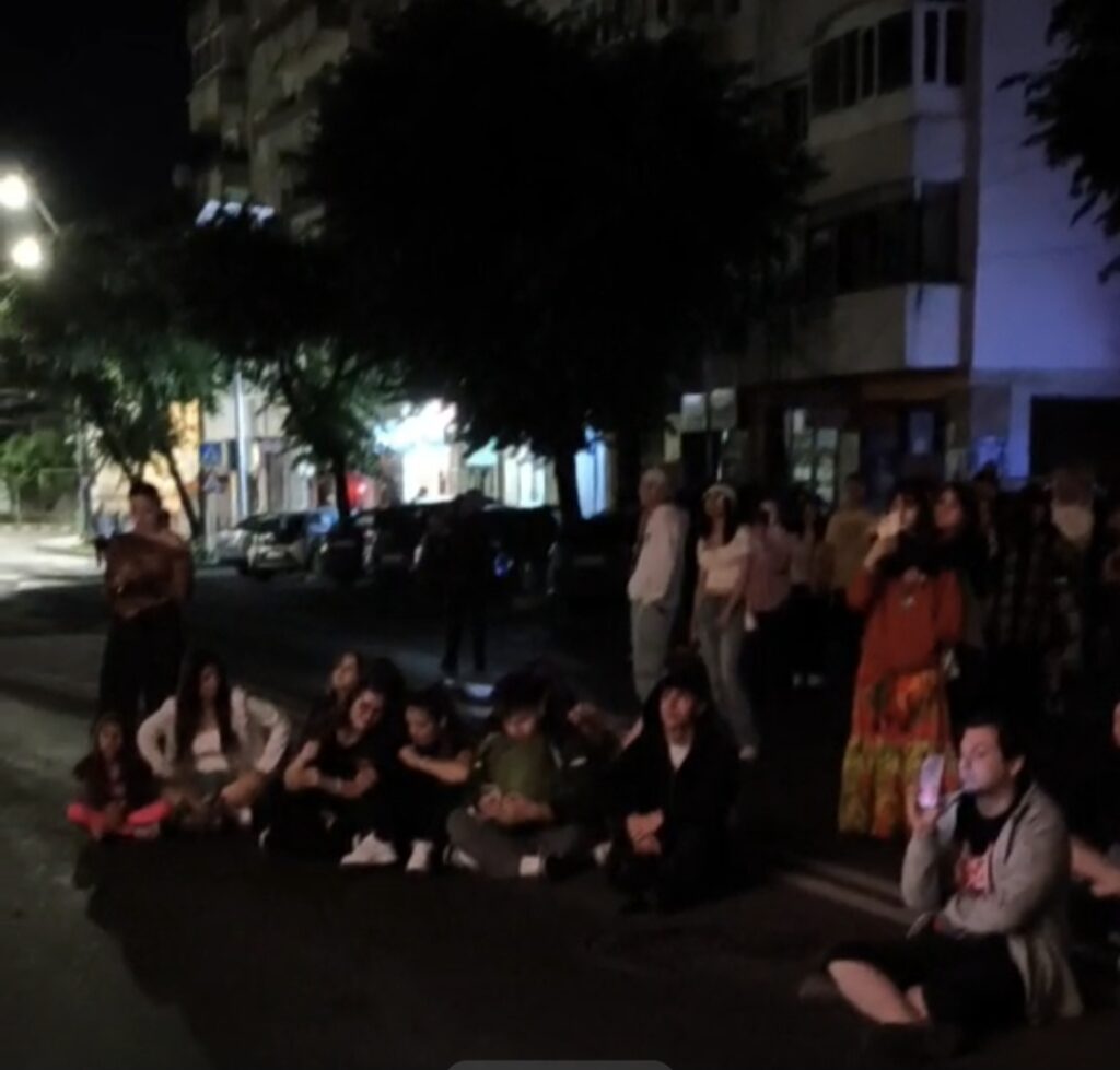 Spectacolul „RADAR” a impresionat publicul Festivalului BABEL în Piața Mihai Viteazul