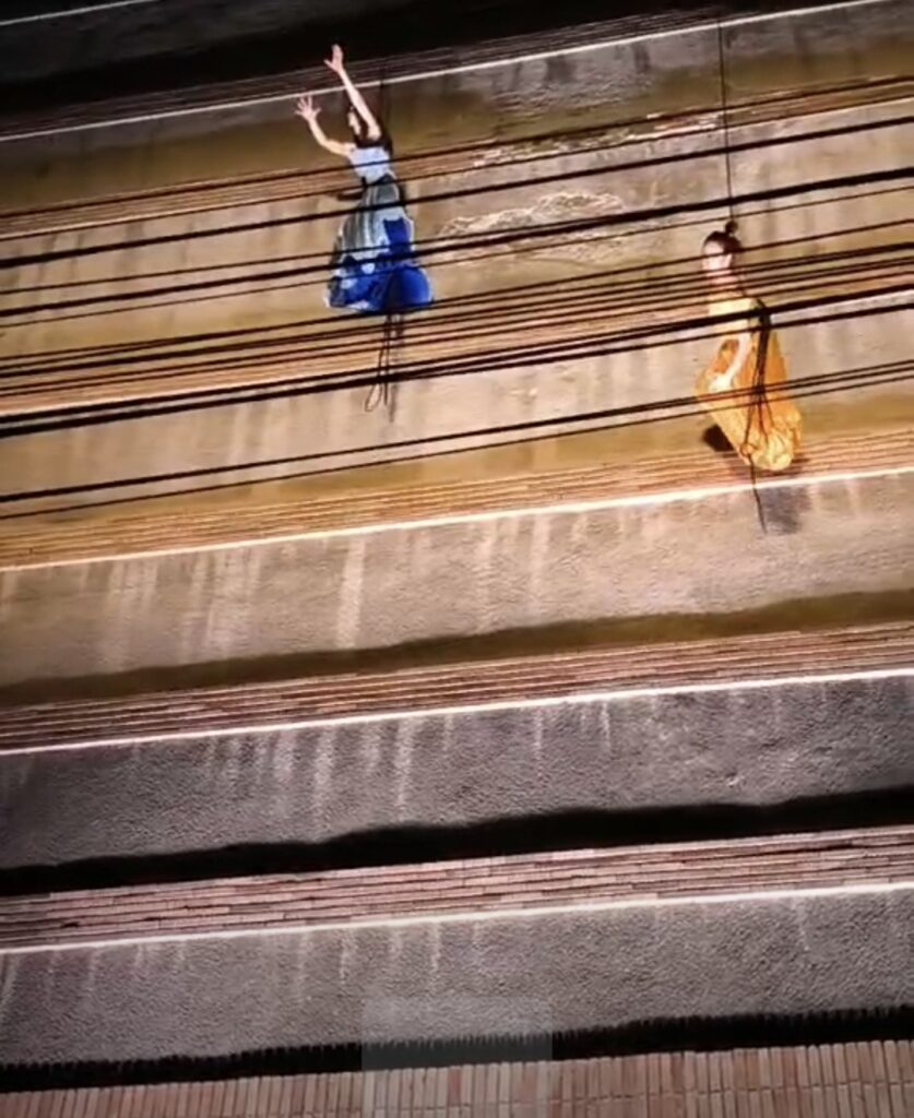 Spectacolul „RADAR” a impresionat publicul Festivalului BABEL în Piața Mihai Viteazul