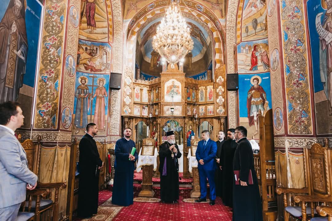 Vizită cu binecuvântare în Titu: Înaltpreasfințitul Părinte Mitropolit Nifon, oaspete în parohia locală