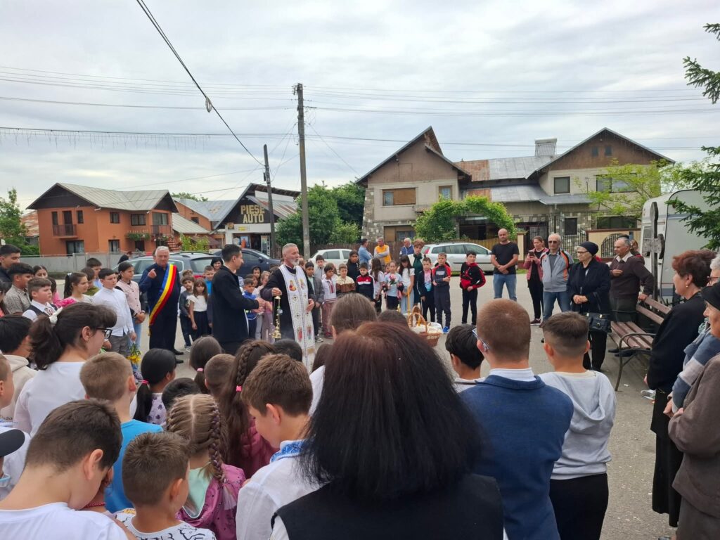 Ziua Înălțării Domnului și Ziua Eroilor – Momente de recunoștință și comemorare în comunitatea I.L. Caragiale