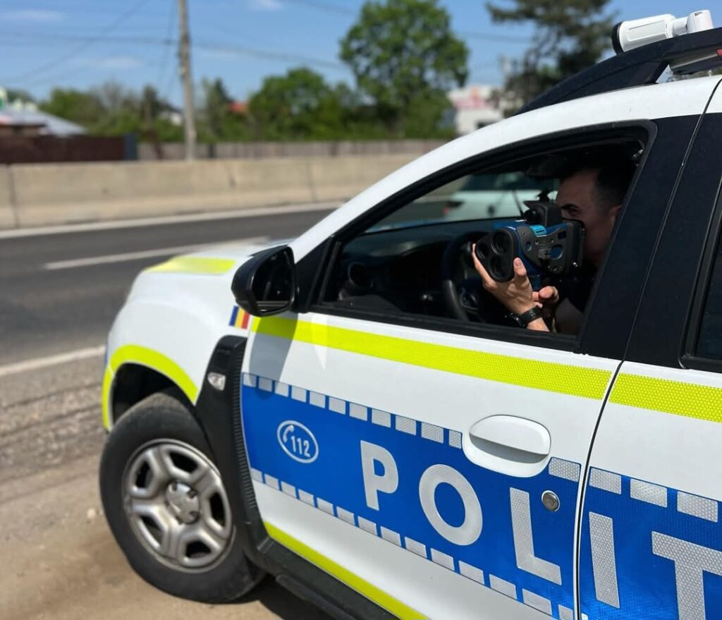 Atenție! Astăzi tot județul Dâmbovița este împânzit de radare și sute de polițiști . Inspectoratul de Poliție Județean Dâmbovița desfășoară astăzi controale rutiere extinse pe principalele drumuri naționale și județene din județ, cu ajutorul radarelor mobile și a sistemului de monitorizare video.