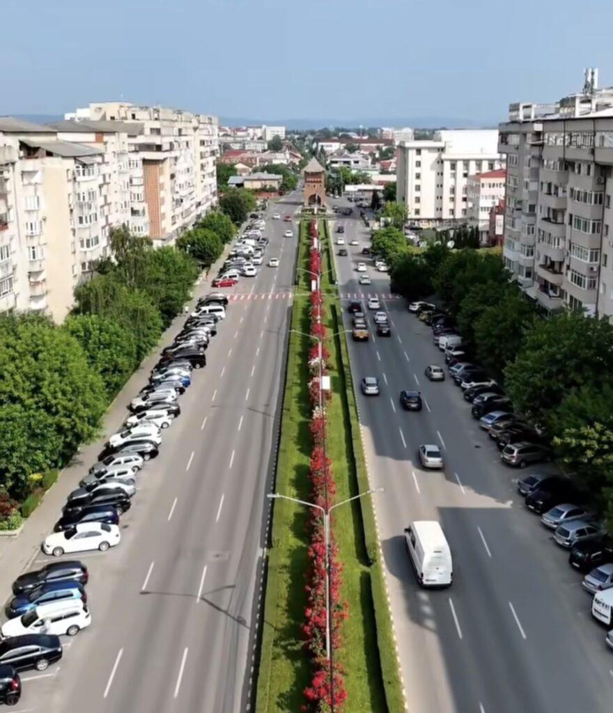 Iubim Târgoviște! Imagini superbe dintr-un oraș plin de verdeață, flori și curățenie