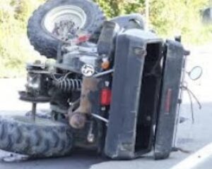Accident rutier în comuna Raciu: Un copil  de 14 ani, rănit grav după ce a pierdut controlul ATV-ului și a intrat într-un șanț betonat 