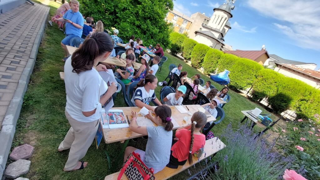 Au început atelierele creative din cadrul Taberei de Creație „O vară de poveste” – ediția a XIII-a Au început atelierele creative din cadrul Taberei de Creație „O vară de poveste” – ediția a XIII-a