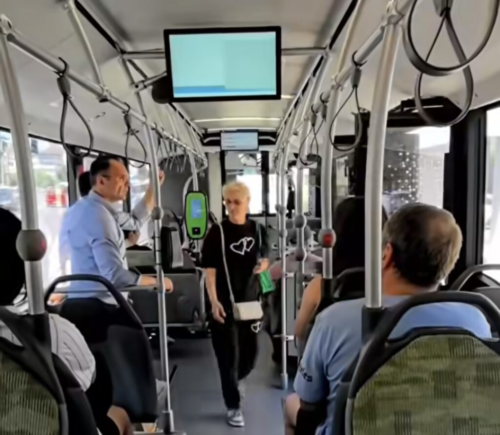 Caniculă în oraș, dar nu și în autobuzele Primăriei Târgoviște!