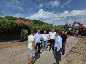 Președintele CJ Dâmbovița, Corneliu Ștefan, în vizită de lucru în comuna Mănești: Suntem în teren, acolo unde se construiește viitorul comunităților noastre