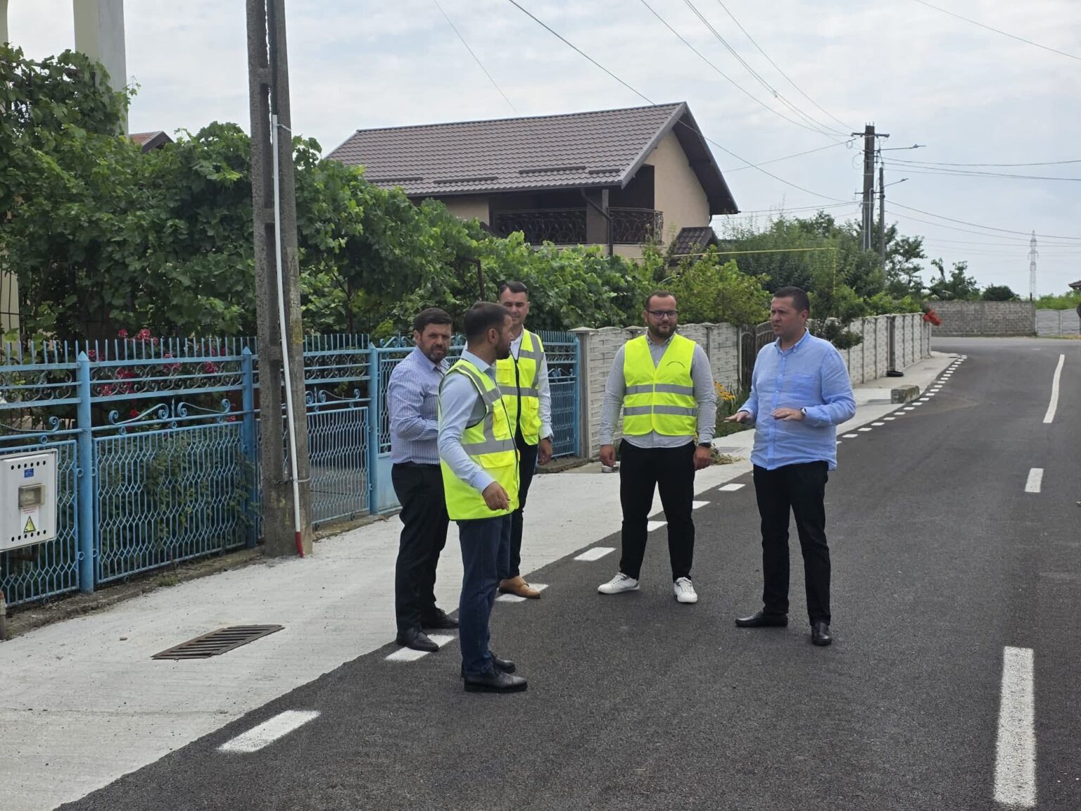 Peste 475 km de drumuri moderne în județul Dâmbovița: 17 proiecte majore în derulare sau finalizate în ultimii 5 ani Peste 475 km de drumuri moderne în județul Dâmbovița: 17 proiecte majore în derulare sau finalizate în ultimii 5 ani