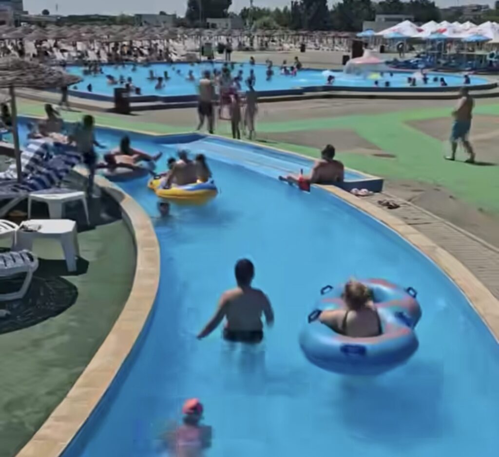 Vara în forță la Complexul Turistic de Natație Târgoviște – „Litoralul de Acasă” te așteaptă cu brațele deschise