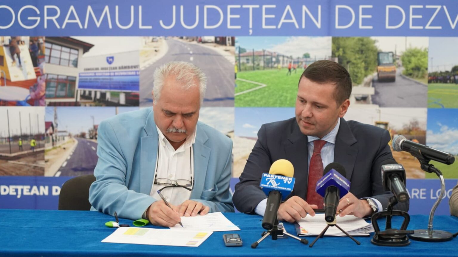 30 de noi investiții în județul Dâmbovița, susținute de Consiliul Județean prin Programul Județean de Dezvoltare Locală. VIDEO 30 de noi investiții în județul Dâmbovița, susținute de Consiliul Județean prin Programul Județean de Dezvoltare Locală. VIDEO