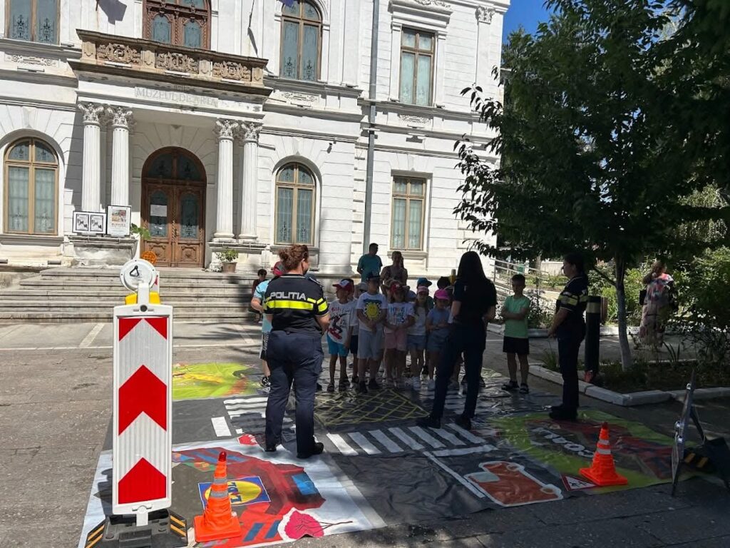 Copii, dar responsabili! Lecții de siguranță pentru cei mici, în cadrul programului „Vacanță la bibliotecă”