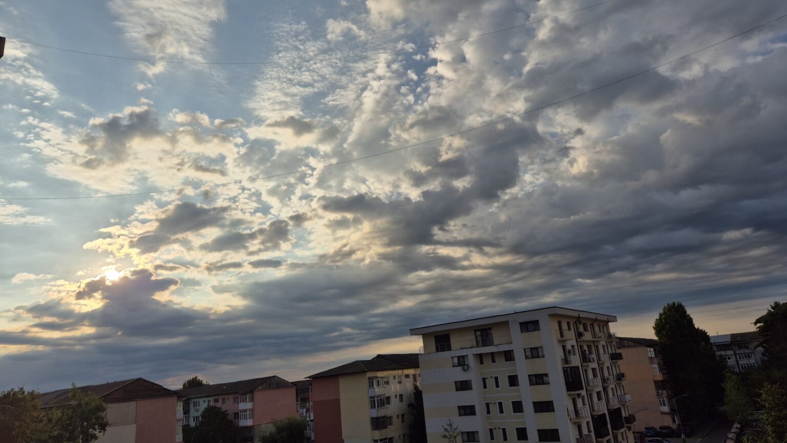 Furtuni periculoase și grindină în sud-estul țării, inclusiv  în Dâmbovița și  București: Avertizare meteo de ultimă oră pentru 17 iulie