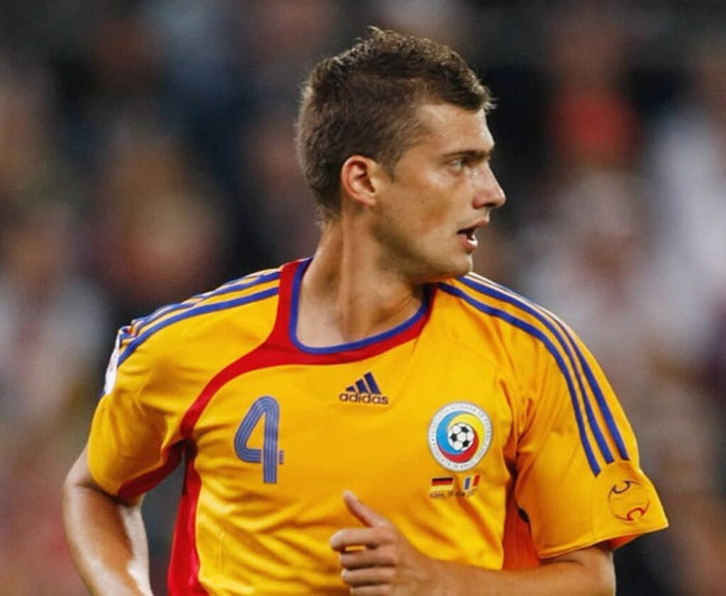 BOMBĂ în fotbalul dâmbovițean: Gabriel Tamaș s-a transferat la Roberto Ziduri! BOMBĂ în fotbalul dâmbovițean: Gabriel Tamaș s-a transferat la Roberto Ziduri!