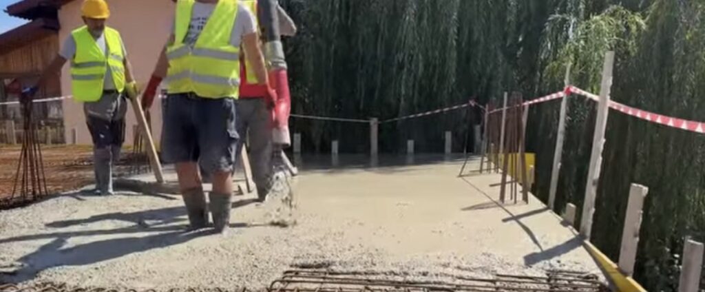 Comuna Răzvad va avea un Centru de zi modern pentru seniori, se lucrează la investiție