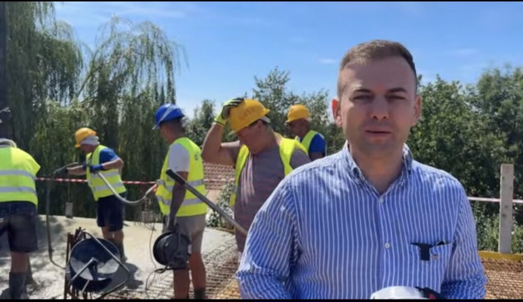 Comuna Răzvad va avea un Centru de zi modern pentru seniori, se lucrează la investiție