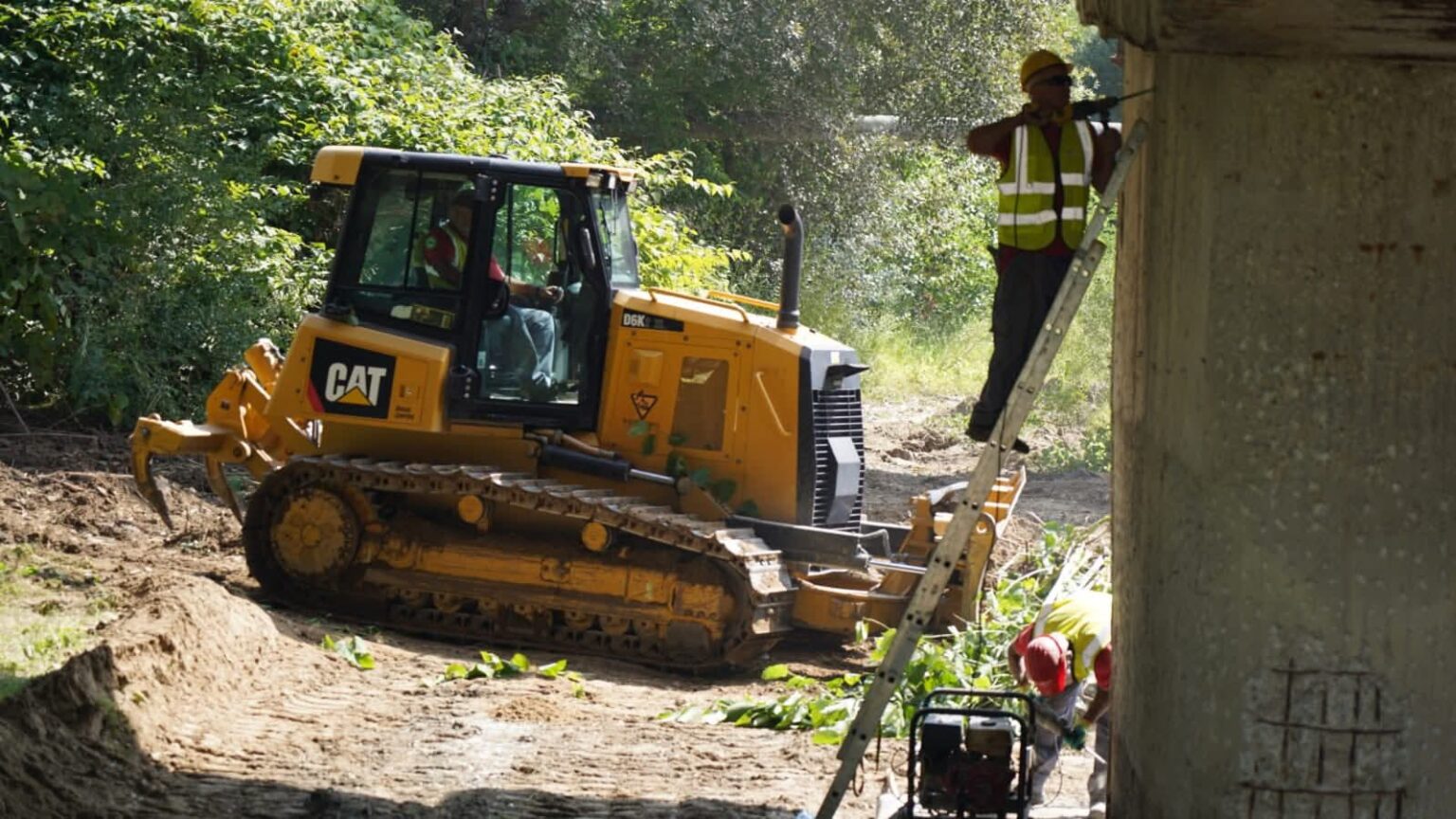 Începe reabilitarea podului peste pârâul Bizdidel, un pas important în modernizarea DN71 Începe reabilitarea podului peste pârâul Bizdidel, un pas important în modernizarea DN71