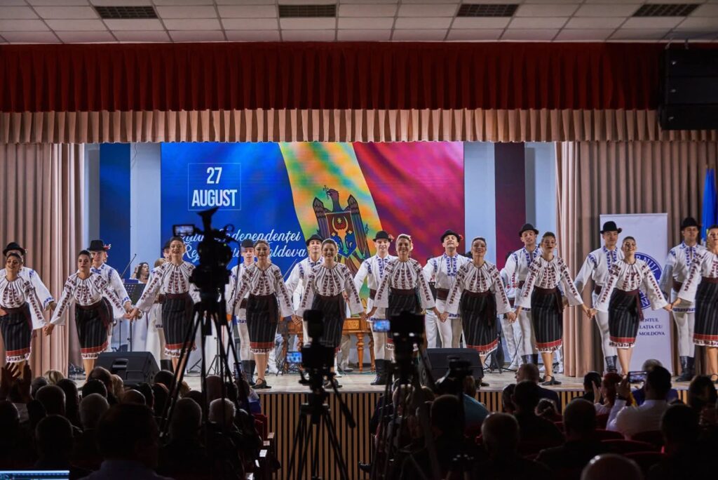 Președintele CJ Dâmbovița, Corneliu Ștefan, alături de frații din Republica Moldova, la sărbătoarea Zilei Independenței