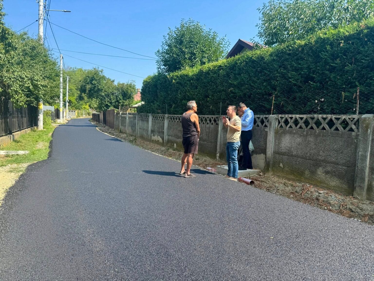 Primarul comunei Răzvad anunță progrese la infrastructură și cere accelerarea lucrărilor la canalizare Primarul comunei Răzvad anunță progrese la infrastructură și cere accelerarea lucrărilor la canalizare