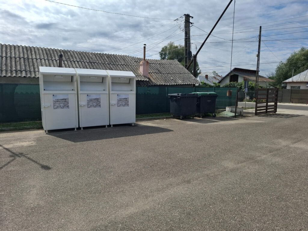 Puncte de colectare pentru haine uzate, amenajate de Primăria I.L. Caragiale