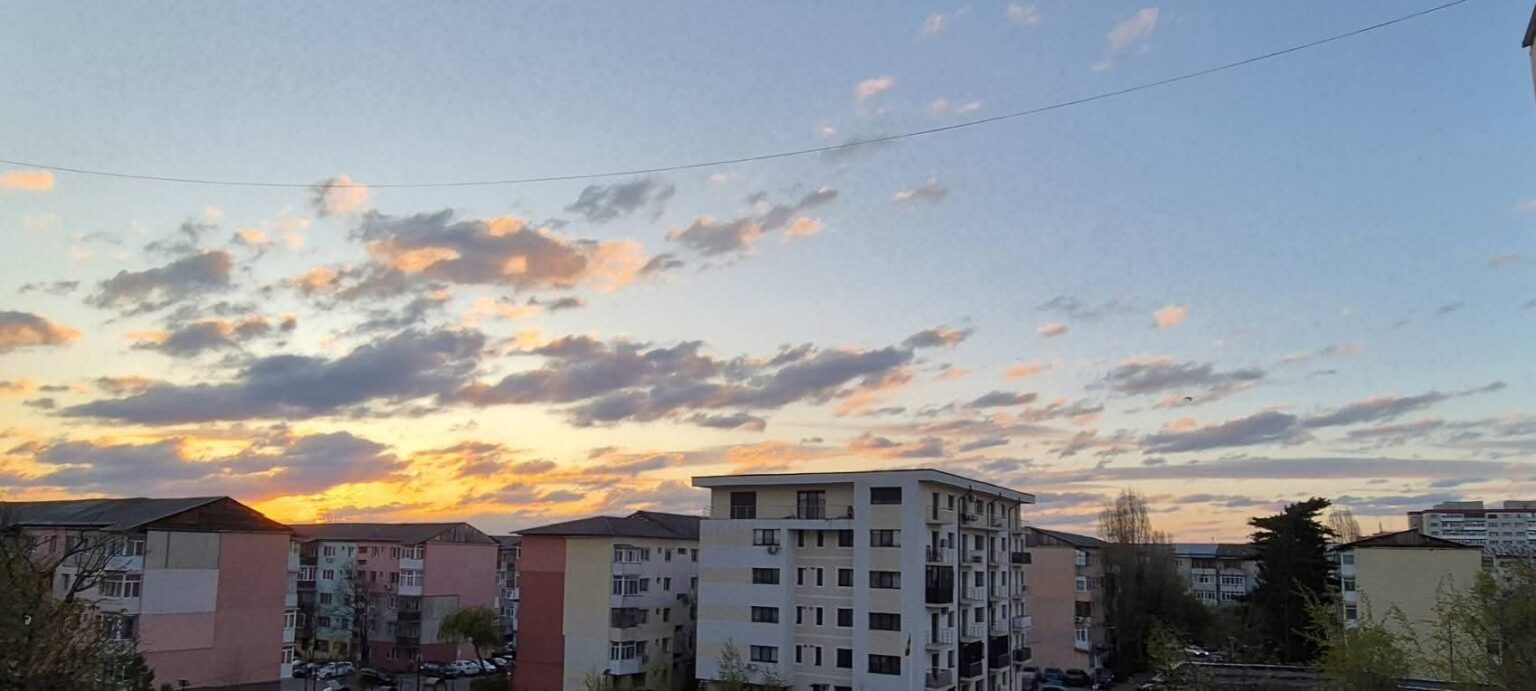 Soare până vineri, apoi furtuni și ploi torențiale în mai multe zone ale țării Soare până vineri, apoi furtuni și ploi torențiale în mai multe zone ale țării