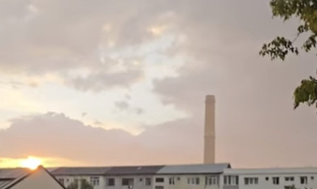 Vreme târzie de vară în Dâmbovița, dar de diseară schimbare bruscă: Instabilitate și furtuni în weekend Vreme târzie de vară în Dâmbovița, dar de diseară schimbare bruscă: Instabilitate și furtuni în weekend