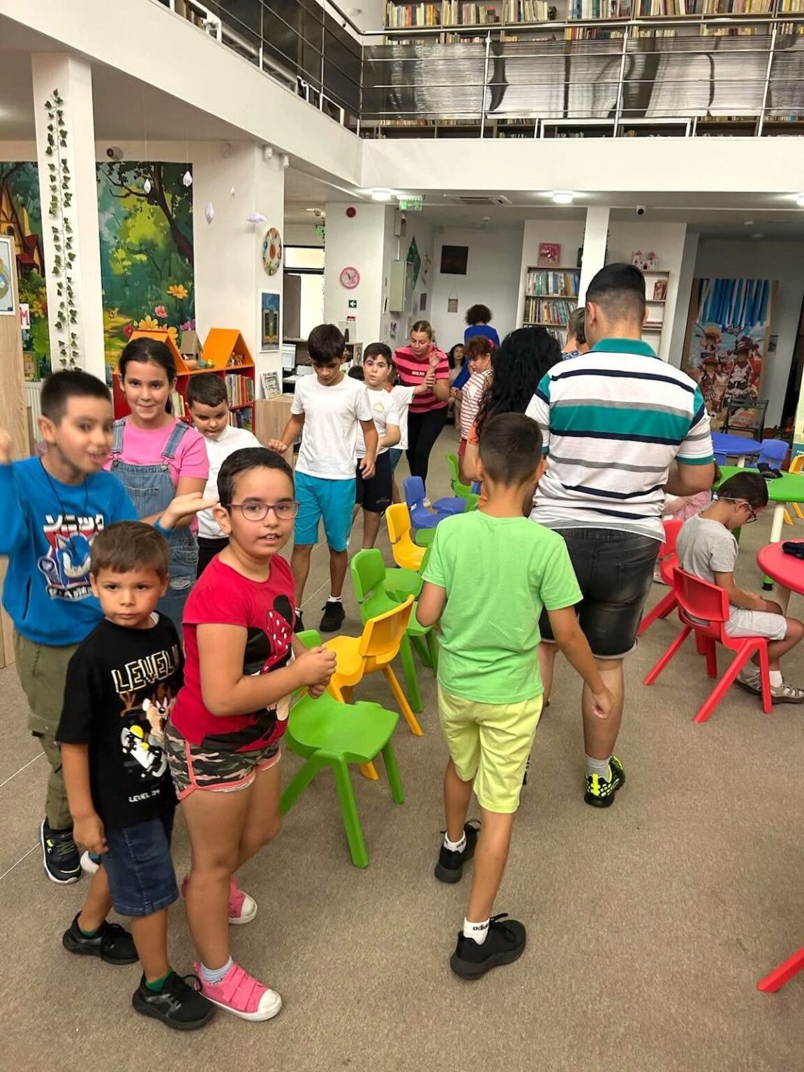 „Aventuri în căsuța poveștilor” , zi de bucurie la Filiala pentru Copii a Bibliotecii Județene Dâmbovița „Aventuri în căsuța poveștilor” , zi de bucurie la Filiala pentru Copii a Bibliotecii Județene Dâmbovița