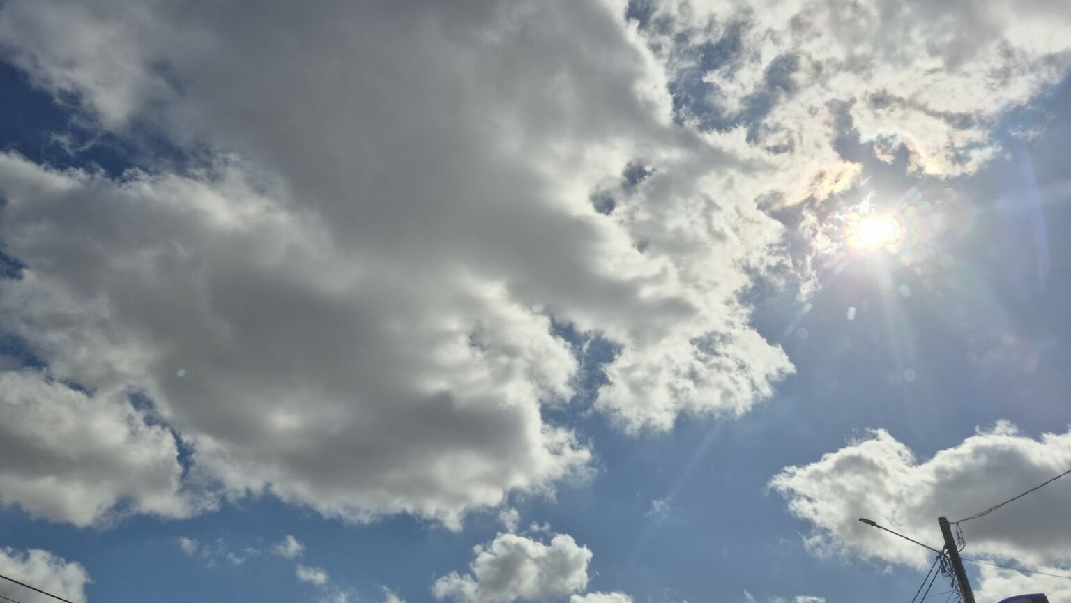 Astăzi are loc echinocțiul de toamnă 2025: Ziua și noaptea devin egale, începutul oficial al toamnei astronomice 