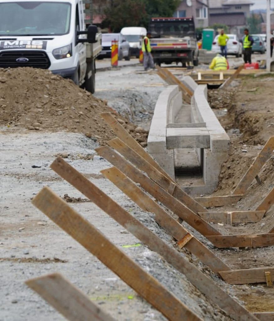 Se lucrează la modernizarea  DJ 712, în localitatea Vulcana-Pandele 