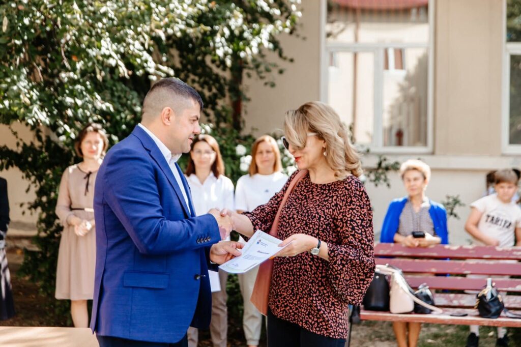 Elevii performanți din Titu, premiați pentru rezultatele obținute la olimpiade și concursuri școlare