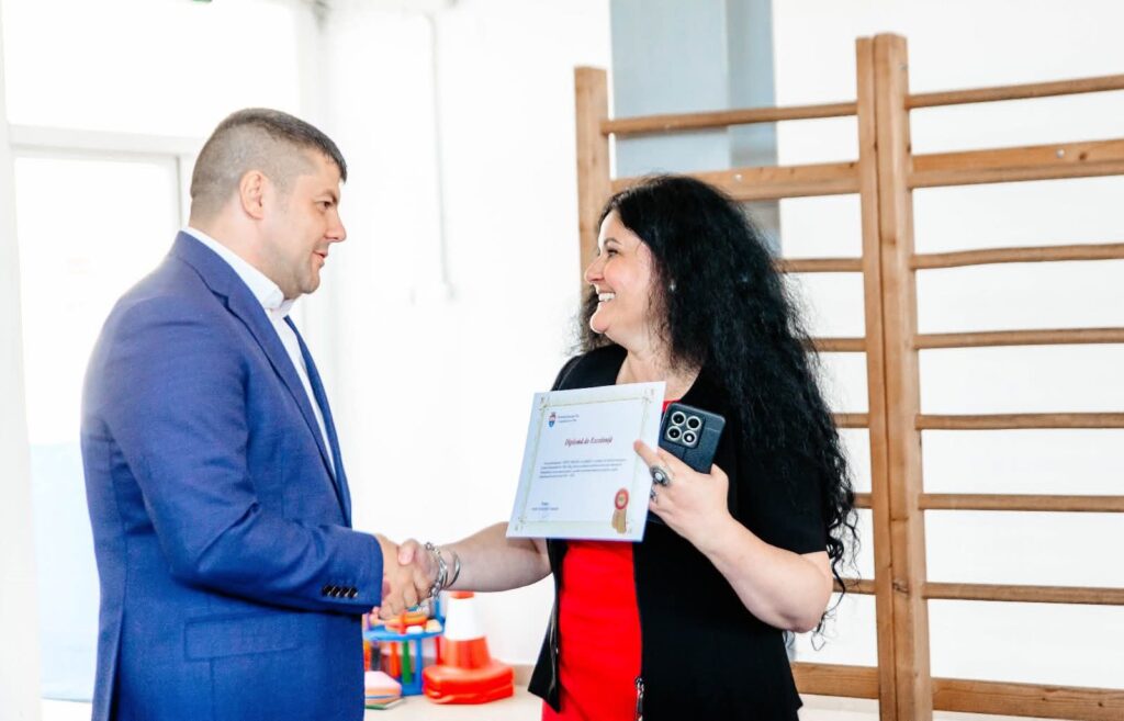 Festivități dedicate performanței școlare la Titu, elevi și profesori premiați pentru rezultate remarcabile