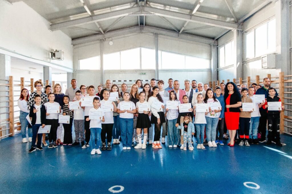 Festivități dedicate performanței școlare la Titu, elevi și profesori premiați pentru rezultate remarcabile