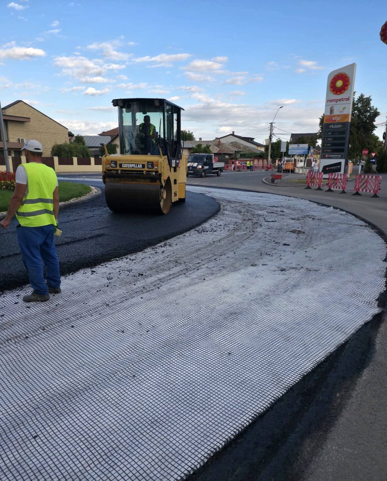 Intervenție rapidă a Primăriei Târgoviște: Sensul giratoriu de la Petru Cercel a fost reabilitat într-o singură seară