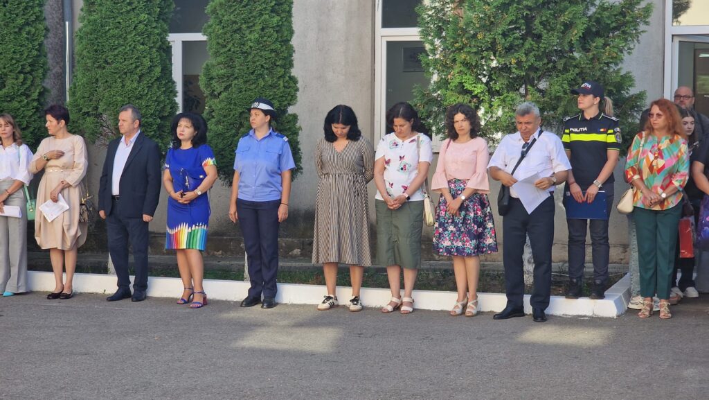 Jandarmii dâmbovițeni, alături de comunitatea școlară la început de an