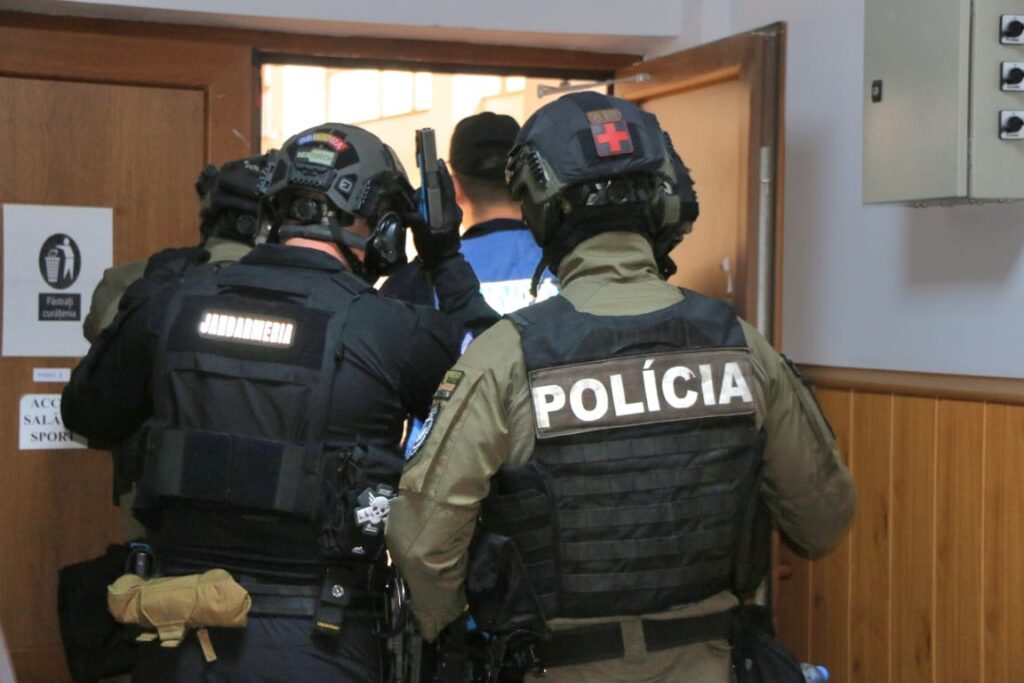 Jandarmii dâmbovițeni au participat la exercițiul internațional „Carpathian Blue Shield 2025” Jandarmii dâmbovițeni au participat la exercițiul internațional „Carpathian Blue Shield 2025”