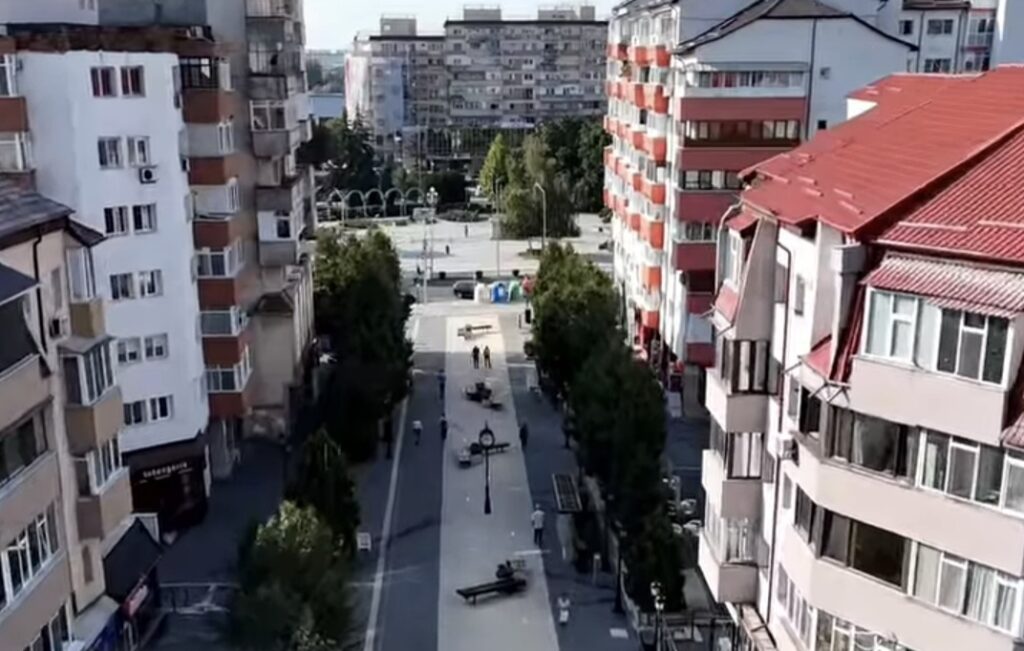 Municipiul Târgoviște la început de toamnă: Oraș curat și plin de culoare