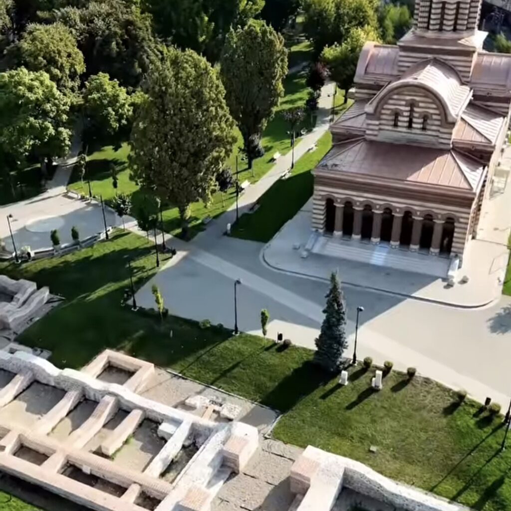 Municipiul Târgoviște la început de toamnă: Oraș curat și plin de culoare