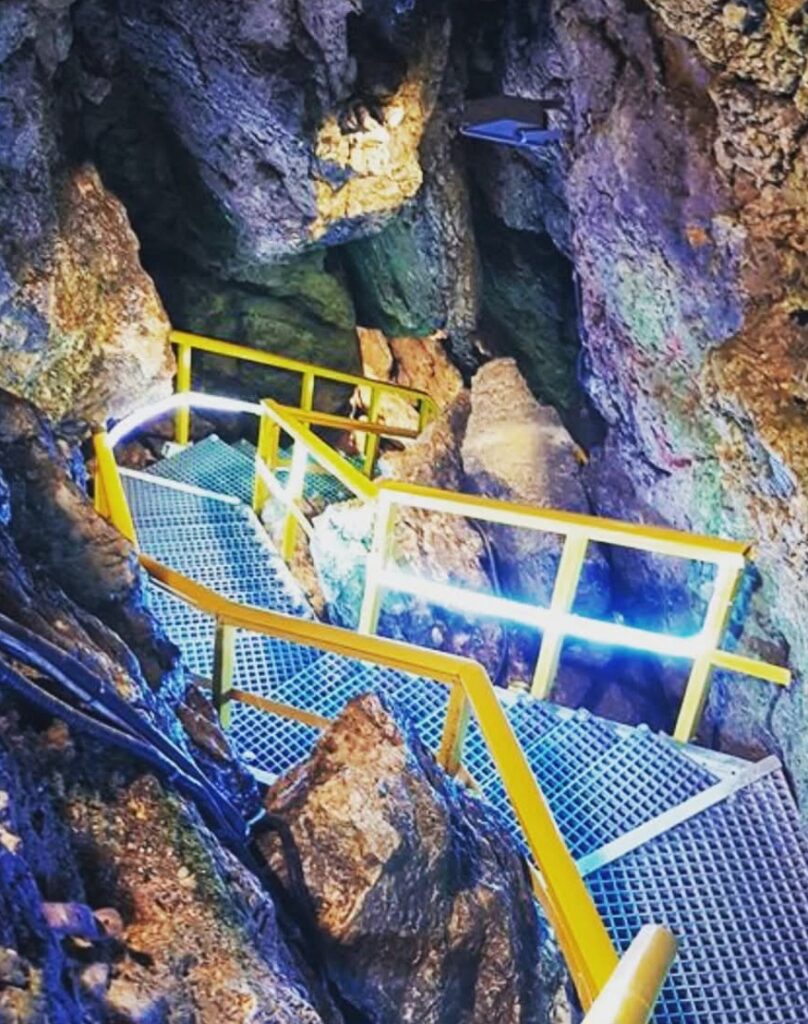 Începând cu 1 octombrie, Peștera Ialomiței trece la programul de iarnă