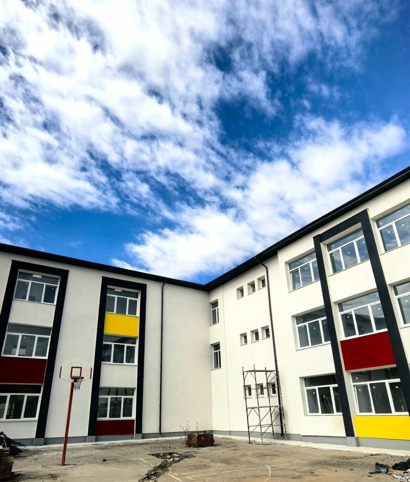 Primăria Târgoviște: Școala „Grigore Alexandrescu” se pregătește să-și întâmpine elevii într-o nouă formă spectaculoasă Primăria Târgoviște: Școala „Grigore Alexandrescu” se pregătește să-și întâmpine elevii într-o nouă formă spectaculoasă