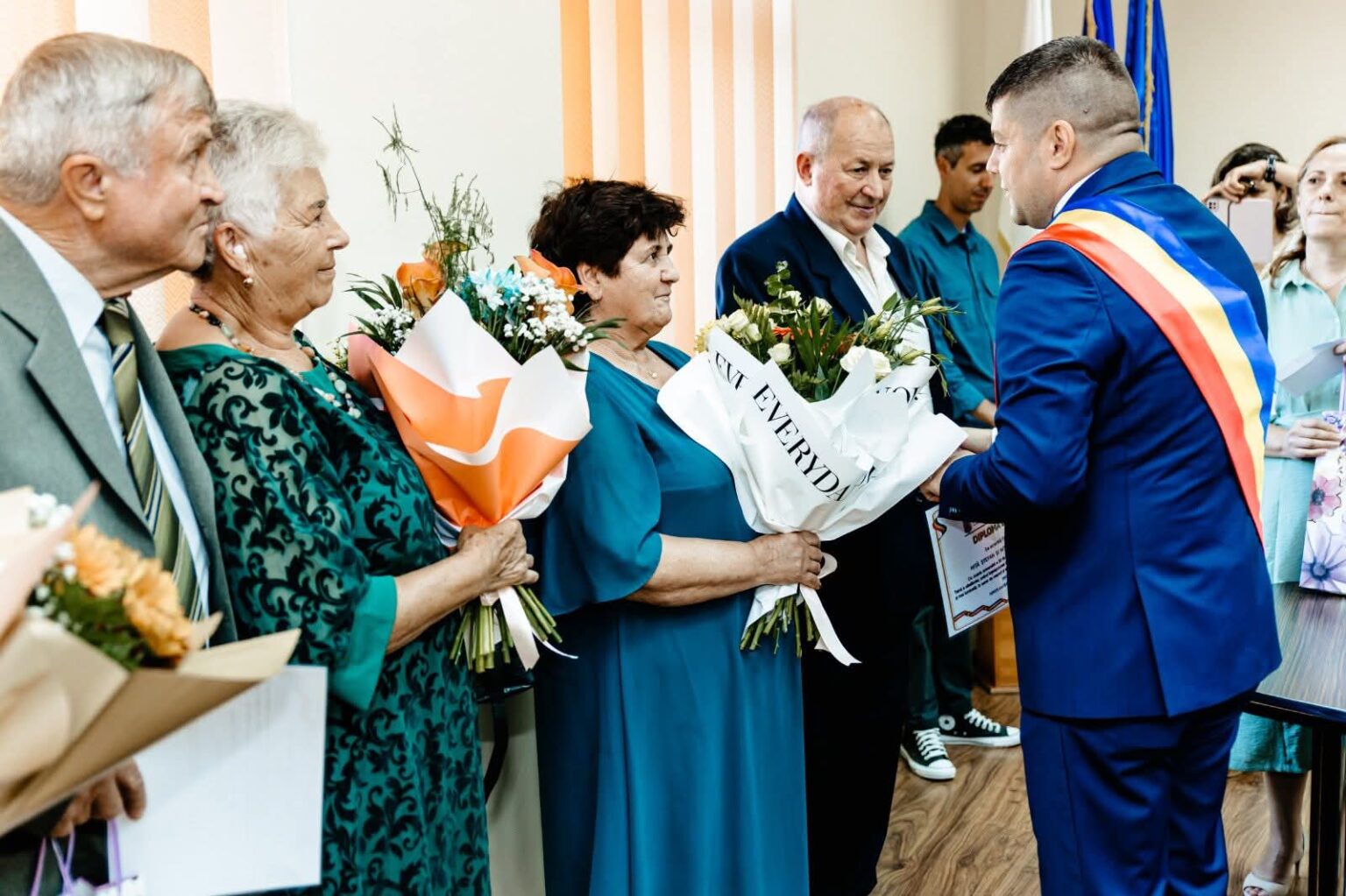 Primăria Titu a sărbătorit familiile cu 50 de ani de căsnicie Primăria Titu a sărbătorit familiile cu 50 de ani de căsnicie