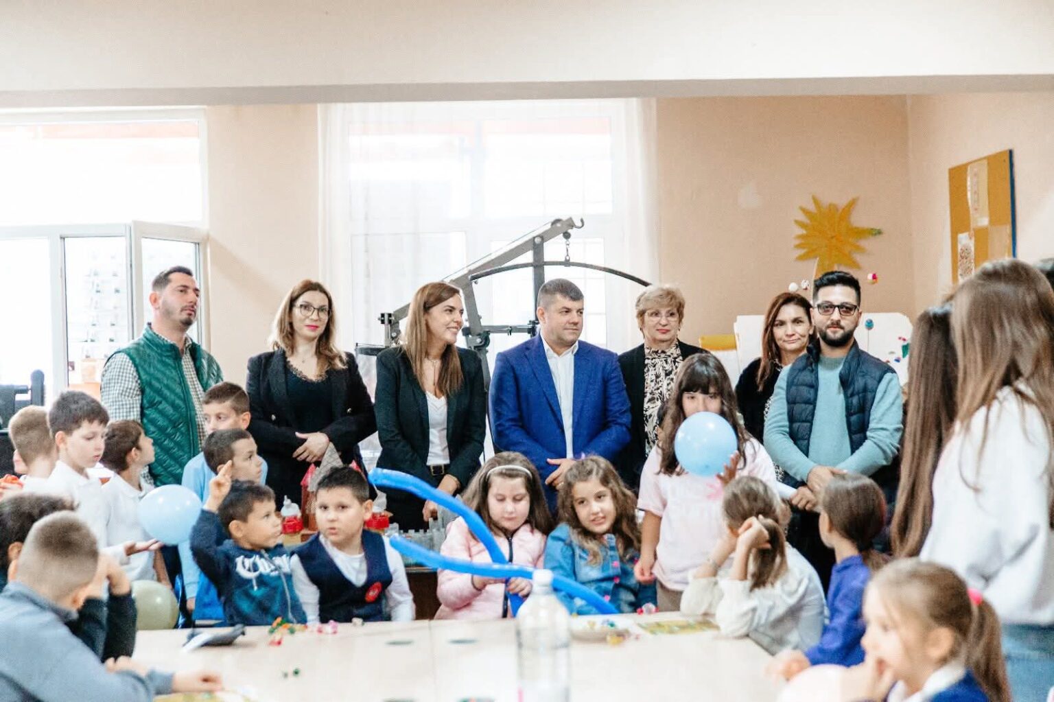 Redeschiderea oficială a activității la Clubul Copiilor din Titu Redeschiderea oficială a activității la Clubul Copiilor din Titu