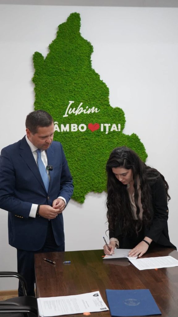 Șapte tineri entuziaști se alătură echipei Consiliului Județean Dâmbovița!