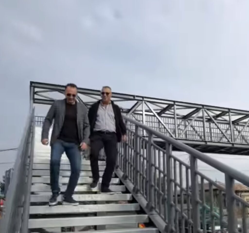 Siguranță pentru pietoni: Primarul Târgoviștei a inspectat șantierul noii pasarele de pe Calea București