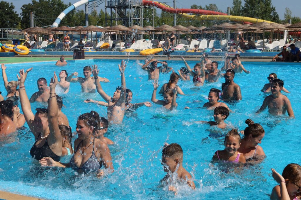 Se încheie sezonul estival la Complexul Turistic de Natație Târgoviște – ultimul weekend de distracție la ștrand