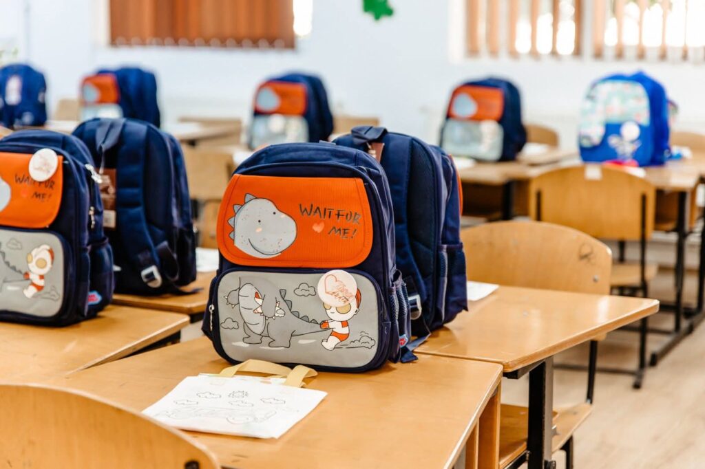 Un nou început de an școlar la Titu: Emoție, investiții și implicare pentru elevi