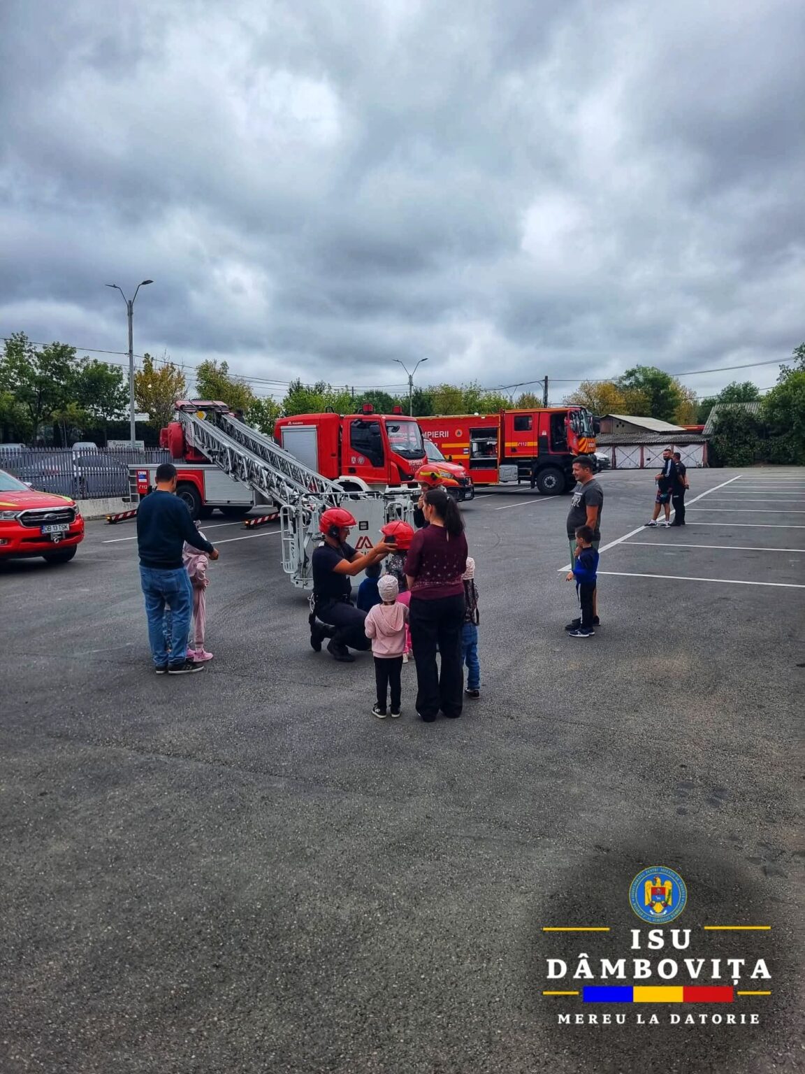 Ziua Pompierilor, sărbătorită prin „Ziua Porților Deschise” la ISU Dâmbovița