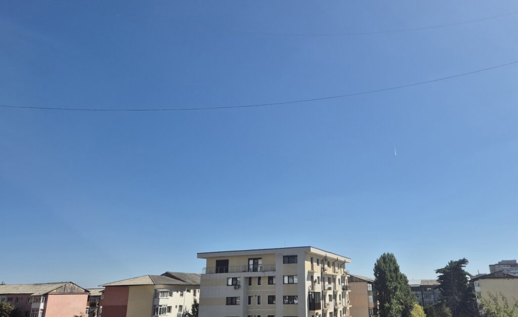 De mâine, toamna aduce o răcire accentuată,  maxime sub 20°C și ploi în multe regiuni