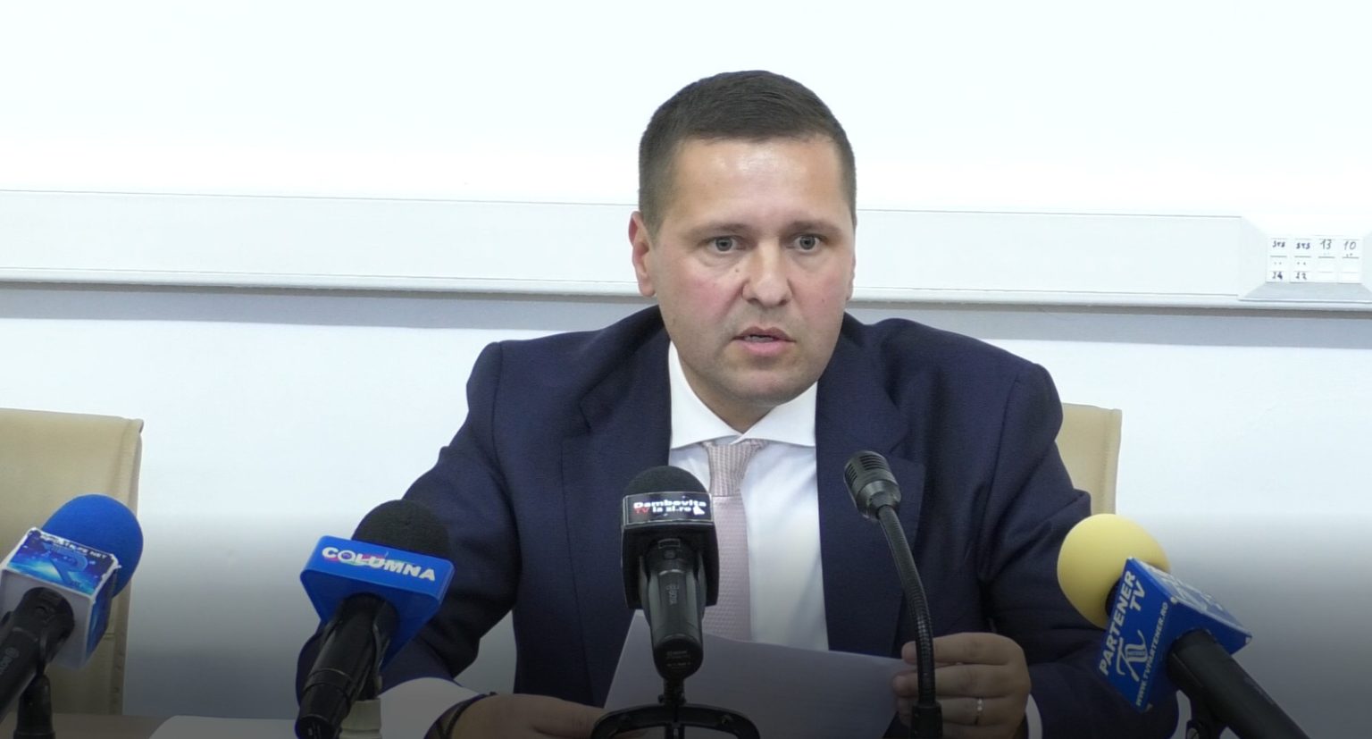 Consiliul Județean Dâmbovița implementează  investiții majore în drumuri, sănătate și educație. VIDEO Consiliul Județean Dâmbovița implementează  investiții majore în drumuri, sănătate și educație. VIDEO