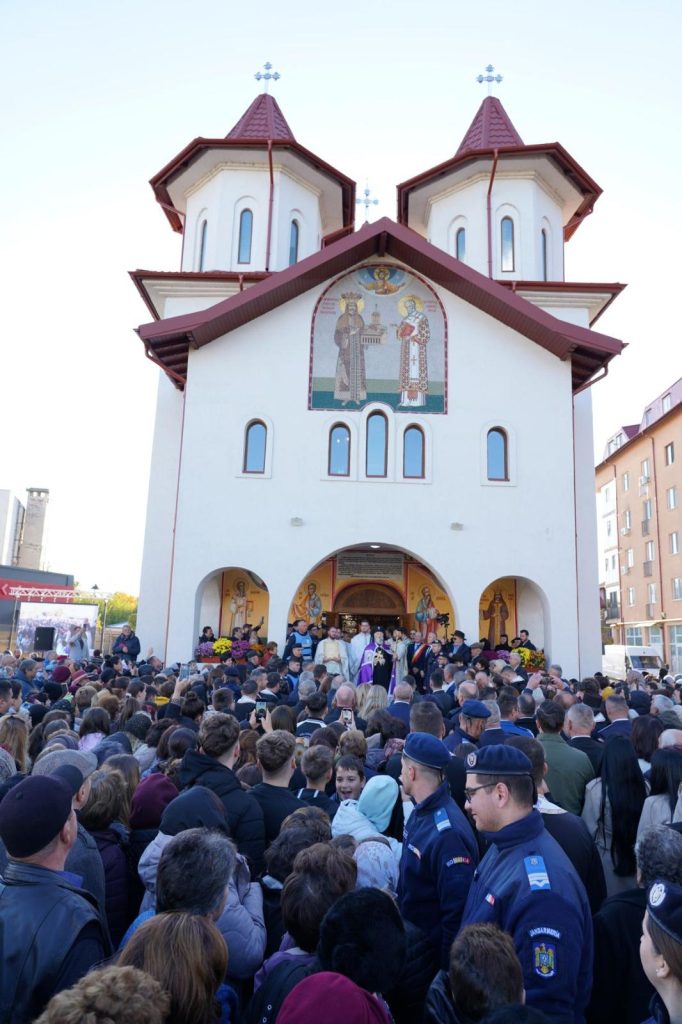 Catedrala din Găești, sfințită de Mitropolitul Nifon,  un nou reper spiritual al Dâmboviței