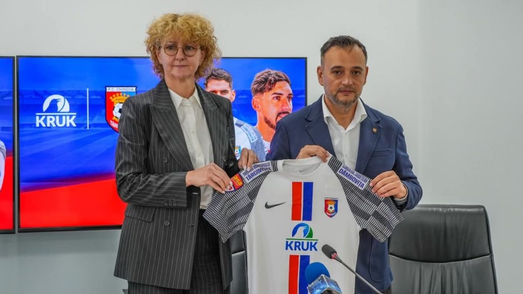 Chindia Târgoviște are un nou sponsor principal: KRUK România devine partener strategic al echipei pentru sezonul 2025–2026 Chindia Târgoviște are un nou sponsor principal: KRUK România devine partener strategic al echipei pentru sezonul 2025–2026