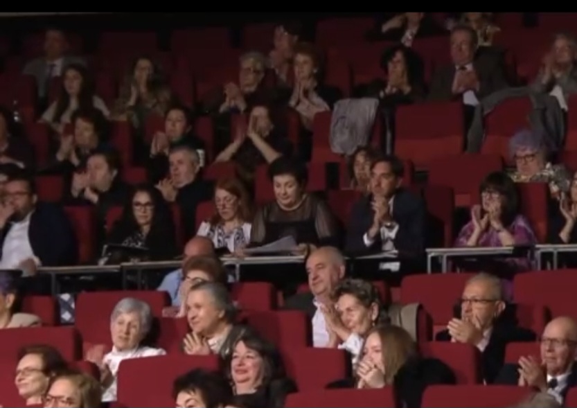 Crizantema de Aur 2025 a înflorit la Târgoviște: Romanța, regina muzicii românești, a revenit în cetate